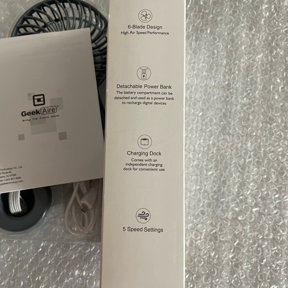 Geek Aire Mini Rechargeable Portable Fan with Detachable Power Bank - Picture 6 of 6
